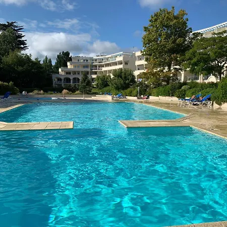 Avec Grande Terrasse Dans Un Magnifique Parc A 5 Minutes De La * La Baule
